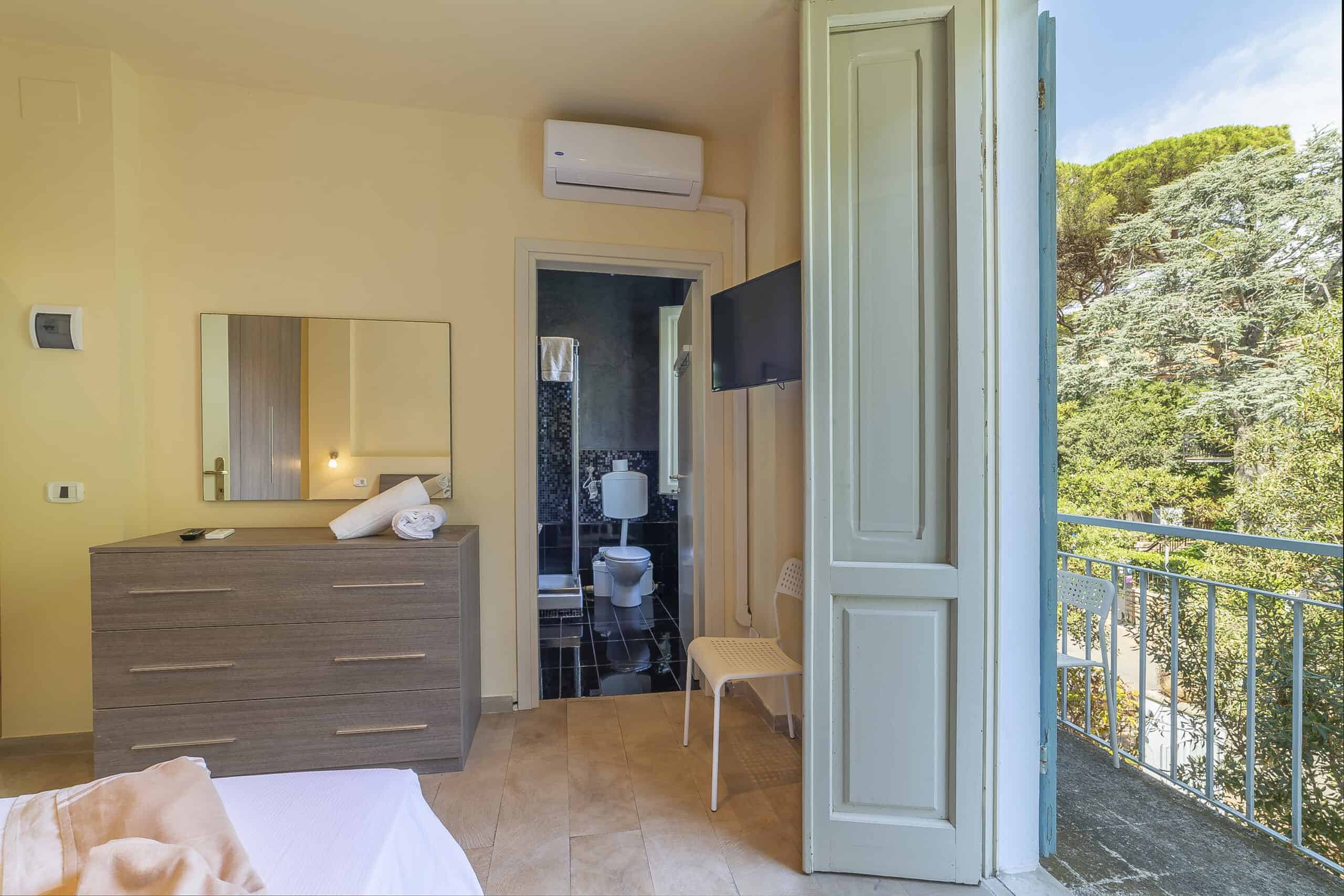 camera doppia economy dell'Hotel Guerrini con bagno in camera