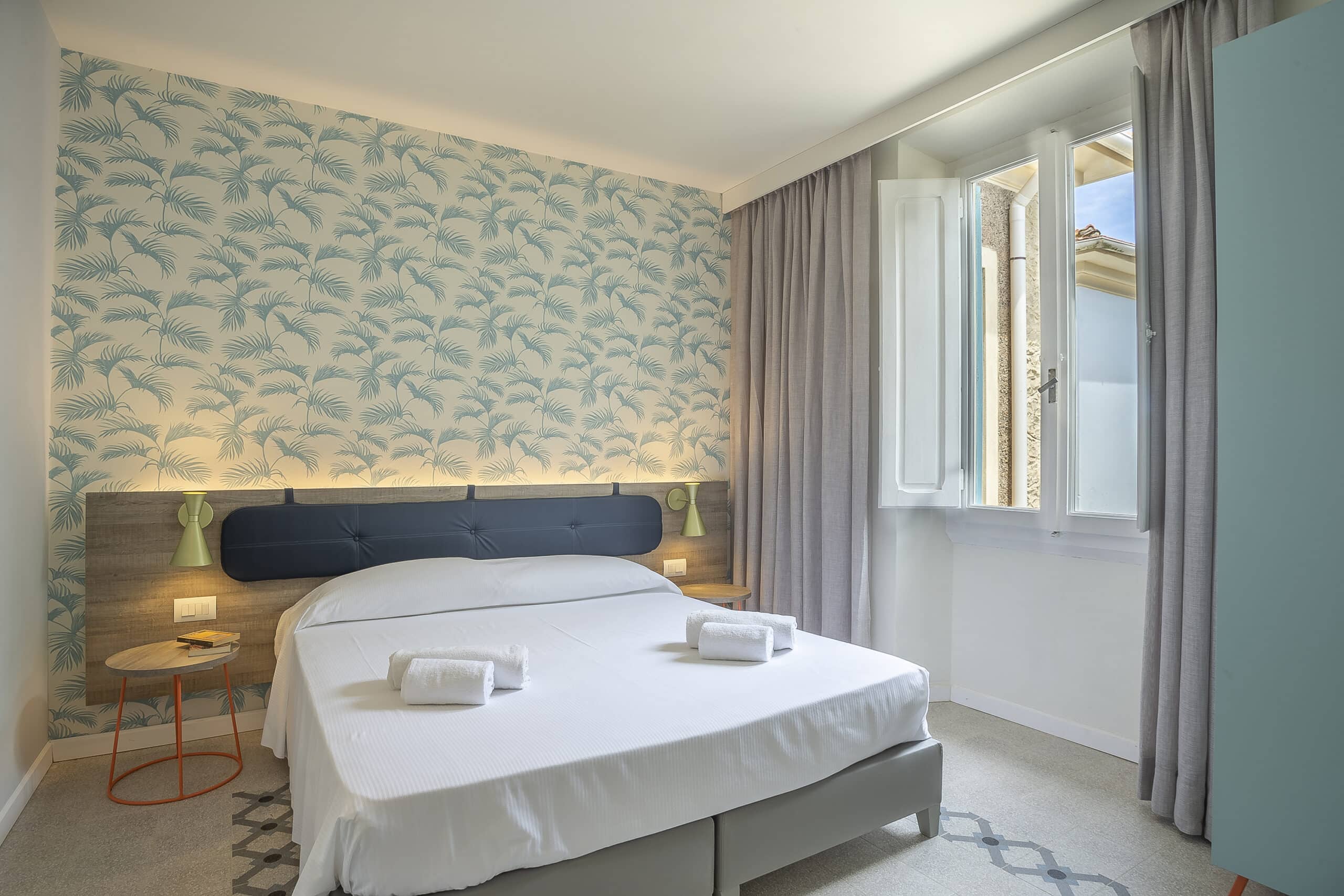 Letto matrimoniale camera doppia superior con finestra Hotel Guerrini